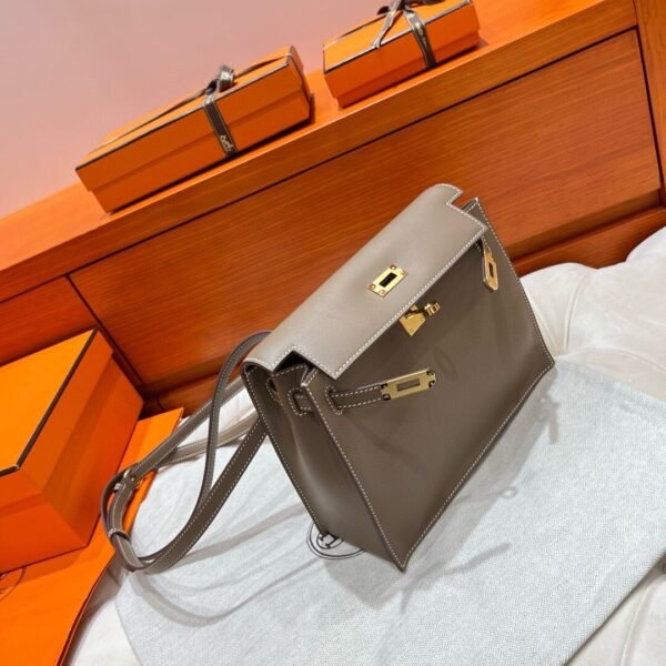 CK18 Etoupe Kelly Danse 22CM Swift Leather GHW Hardware Dubai UAE