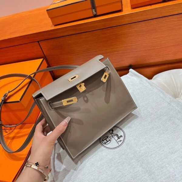 CK18 Etoupe Kelly Danse 22CM Swift Leather GHW Hardware Dubai UAE