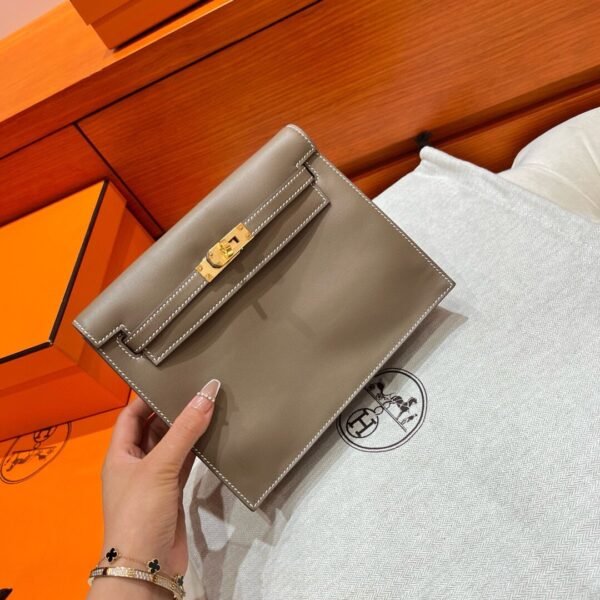 CK18 Etoupe Kelly Danse 22CM Swift Leather GHW Hardware Dubai UAE
