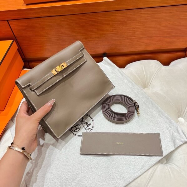 CK18 Etoupe Kelly Danse 22CM Swift Leather GHW Hardware Dubai UAE