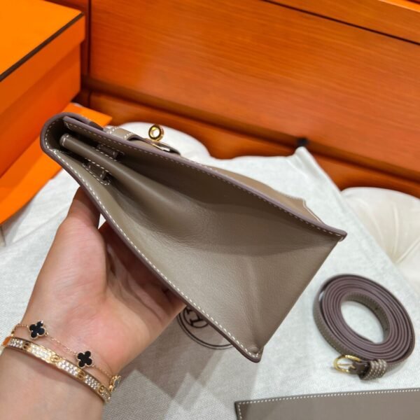 CK18 Etoupe Kelly Danse 22CM Swift Leather GHW Hardware Dubai UAE