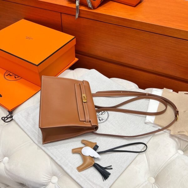 CK37 Gold Kelly Danse 22CM Swift Leather GHW Hardware Dubai UAE
