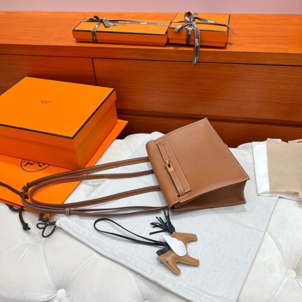 CK37 Gold Kelly Danse 22CM Swift Leather GHW Hardware Dubai UAE