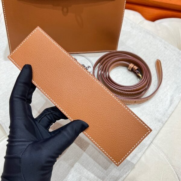 CK37 Gold Kelly Danse 22CM Evercolor Leather GHW Hardware Dubai UAE