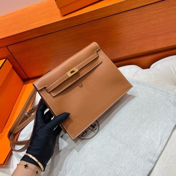 CK37 Gold Kelly Danse 22CM Evercolor Leather GHW Hardware Dubai UAE