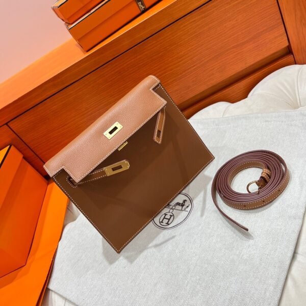 CK37 Gold Kelly Danse 22CM Evercolor Leather GHW Hardware Dubai UAE