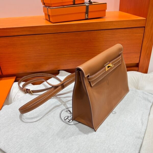 CK37 Gold Kelly Danse 22CM Evercolor Leather GHW Hardware Dubai UAE
