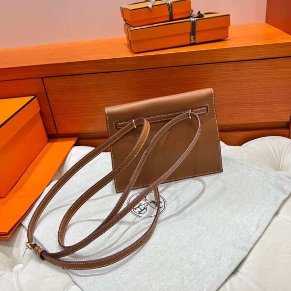 CK37 Gold Kelly Danse 22CM Evercolor Leather GHW Hardware Dubai UAE