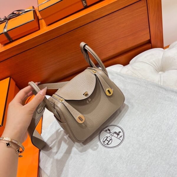 81 Gris tourterelle Mini lindy 19cm  Tc Leather Gold Hardware Full Handmade