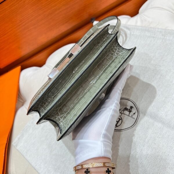 81 Gris Touretelle Constance 19CM Alligator Leather Silver Hardware Full Handmade