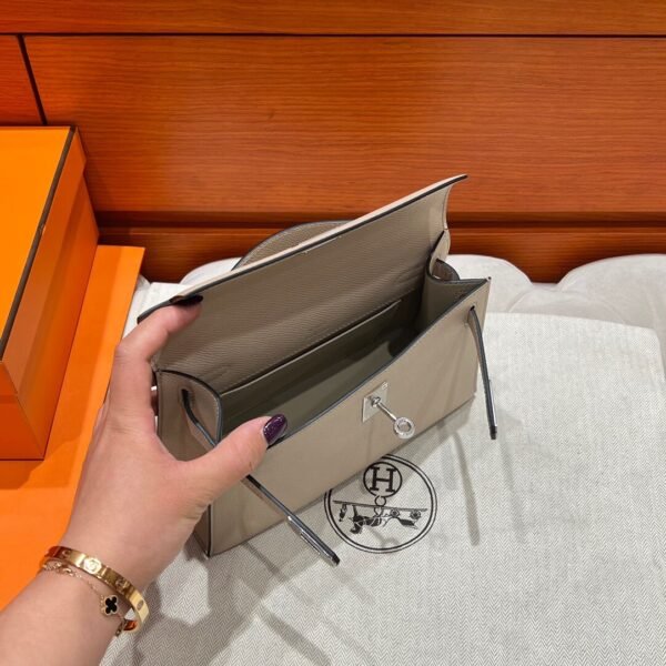 81 Gris Tourterelle Kelly Pochette Epsom Leather Silver Hardware Full Handmade