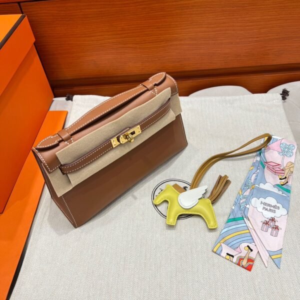 CK37 Gold Kelly Pochette Swift Leathers Gold Hardware Full Handmade