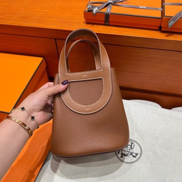 37 Gold Ln The Loop 18CM Clemence Leather Gold Hardware Full Handmade