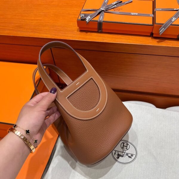 37 Gold Ln The Loop 18CM Clemence Leather Gold Hardware Full Handmade