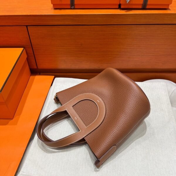 37 Gold Ln The Loop 18CM Clemence Leather Gold Hardware Full Handmade